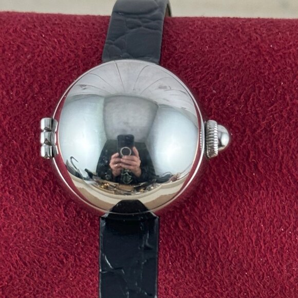 Marc Jacobs Silver Dome Crystal Watch 1 inch in diameter 8.5 inch black strap - Picture 11 of 11